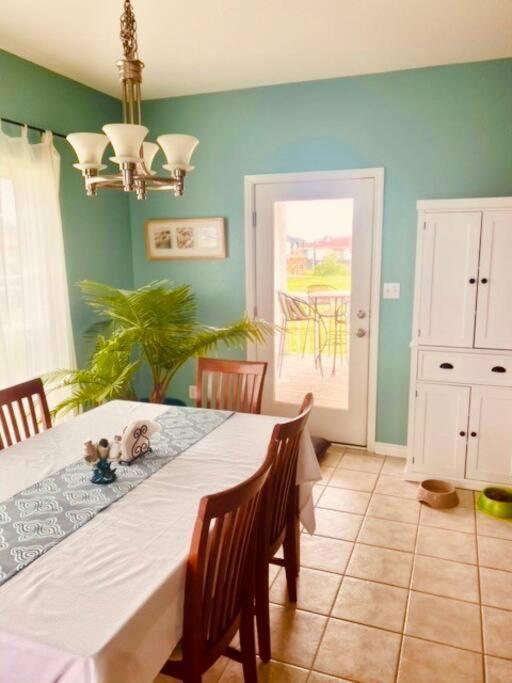 Sunny Delight - Sleeps 10 - Generous Space! Bolivar Peninsula Eksteriør billede