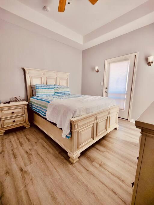 Sunny Delight - Sleeps 10 - Generous Space! Bolivar Peninsula Eksteriør billede