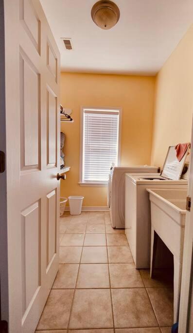 Sunny Delight - Sleeps 10 - Generous Space! Bolivar Peninsula Eksteriør billede