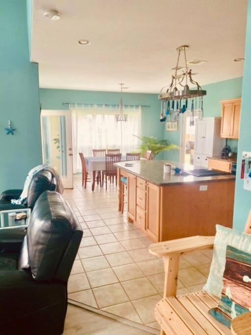 Sunny Delight - Sleeps 10 - Generous Space! Bolivar Peninsula Eksteriør billede