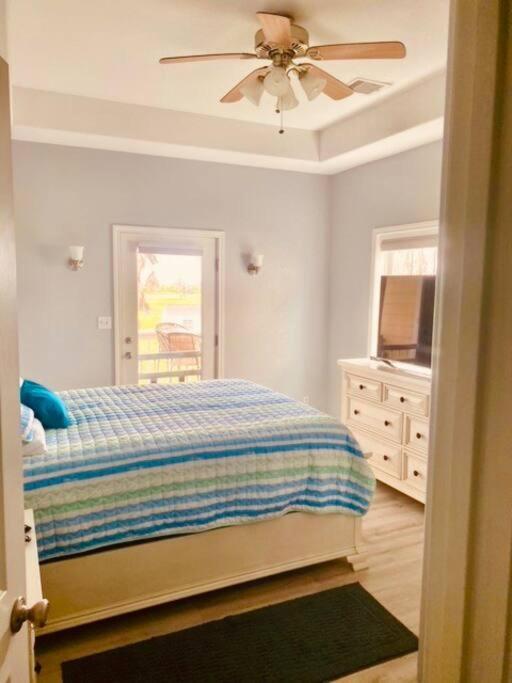 Sunny Delight - Sleeps 10 - Generous Space! Bolivar Peninsula Eksteriør billede